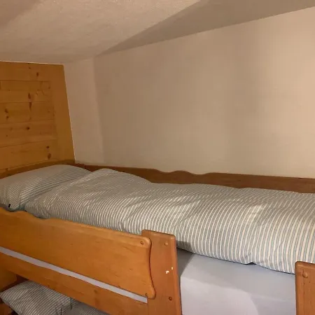 Cozy Overlooking The Gstaad Mountain Area *