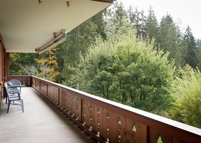 Cozy Overlooking The Gstaad Mountain Area דירה *